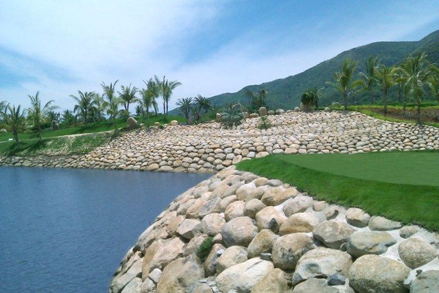 Diamond Bay Golf & Villas